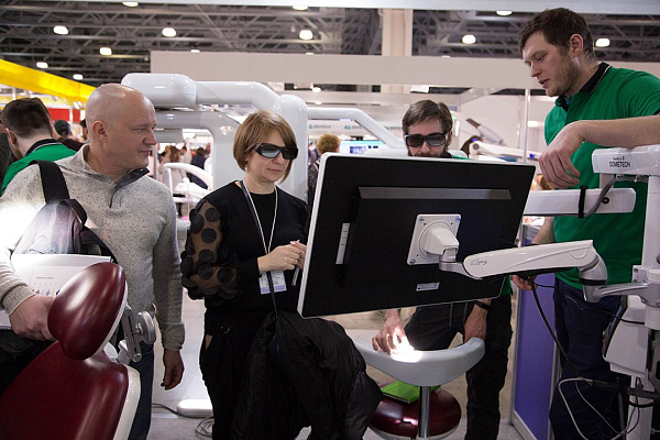 Стенд компании GREEN DENT на выставке Дентал-Ревю 2020-14.jpg